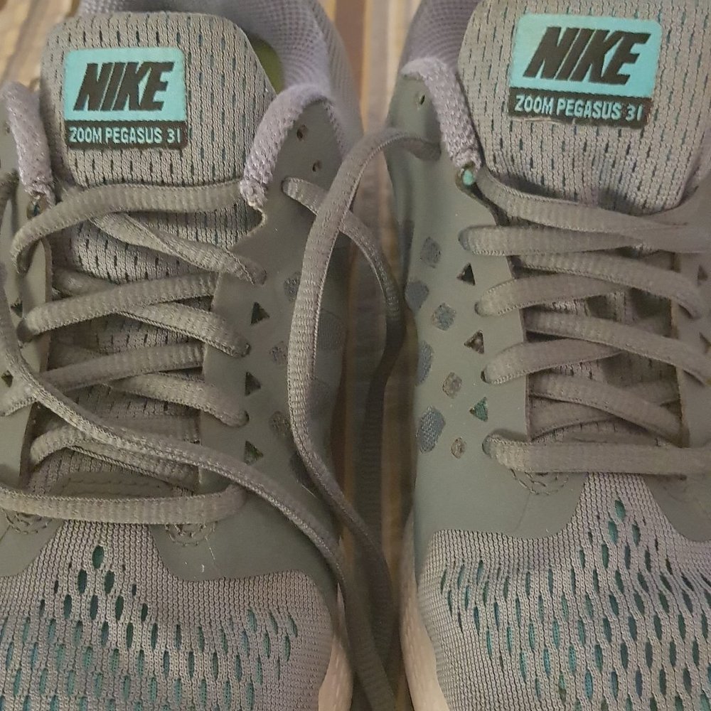 Shoes - Picture 4 of 4